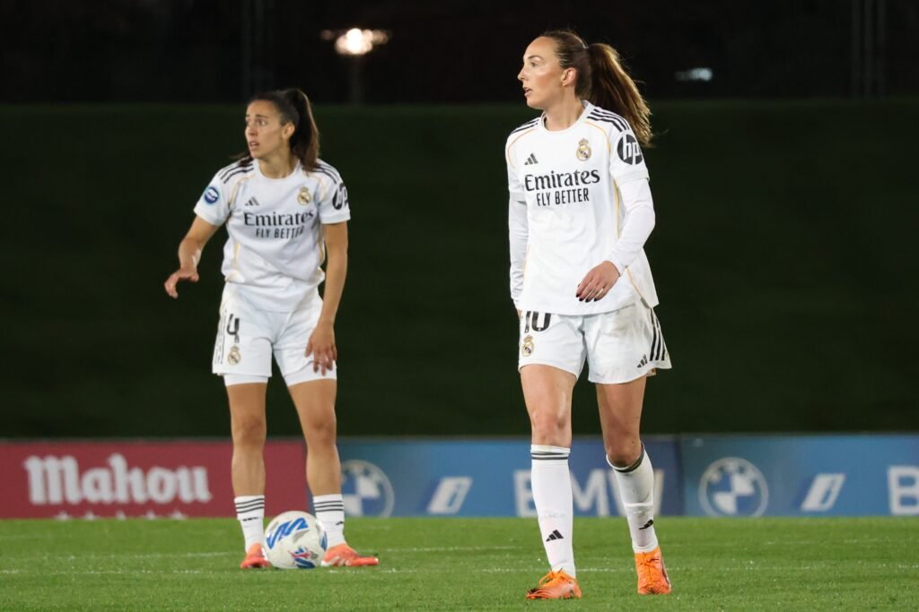 Rocío Gálvez y Weir durante los primeros minutos del partido