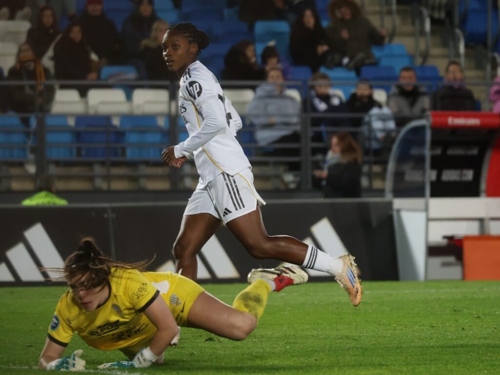 Linda Caicedo anotanfo gol en el partido del Real Madrid Femenino ante el Alhama CF