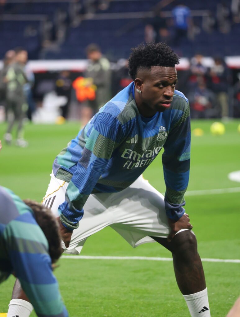 Vinicius durante el calentamiento del Real Madrid-Levante