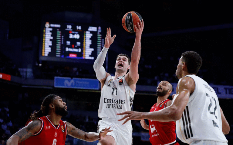 Hezonja en su brilante actuación frente al Milán