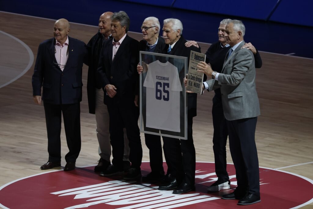 Homenaje a Szczerbiak en el Movistar Arena 