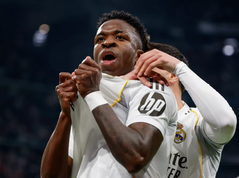 Vinicius tras anotar para los suyos