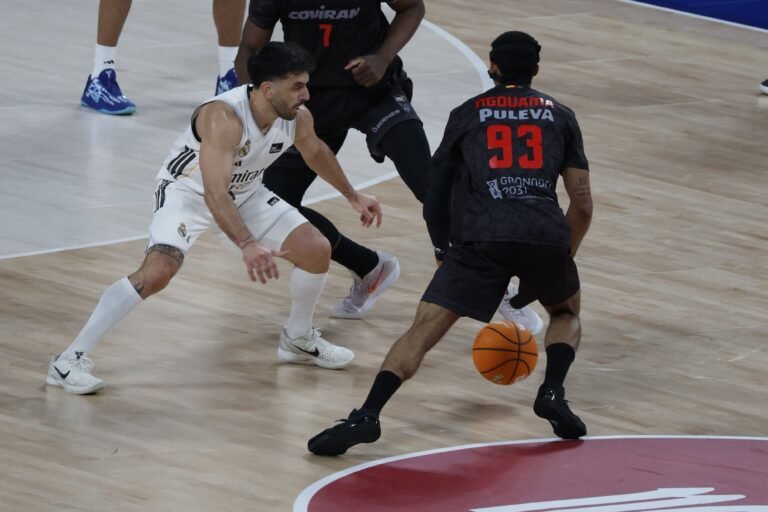 Duelo entre Campazzo y Ngouama